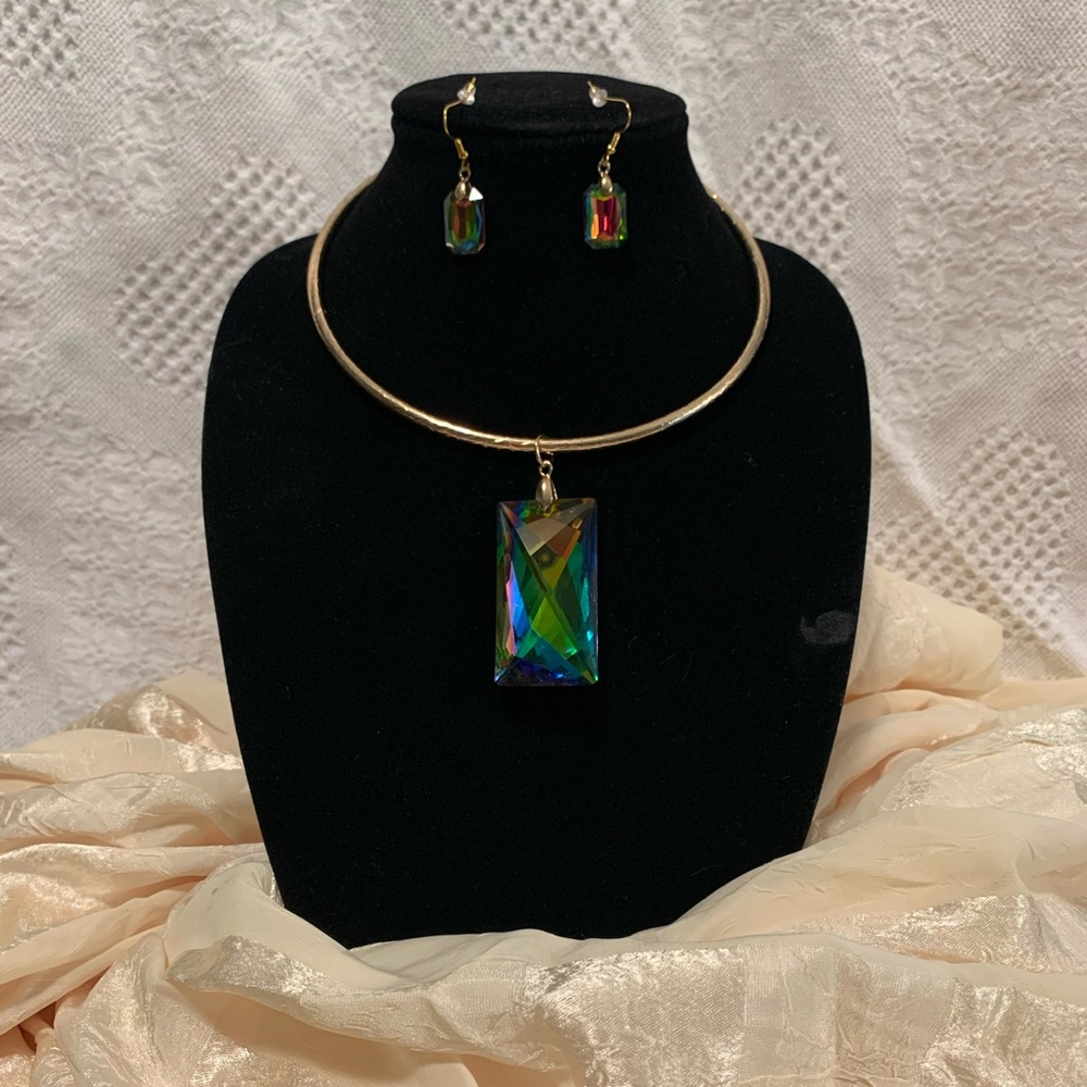 Magic Glass Pendant/Earrings/Choker